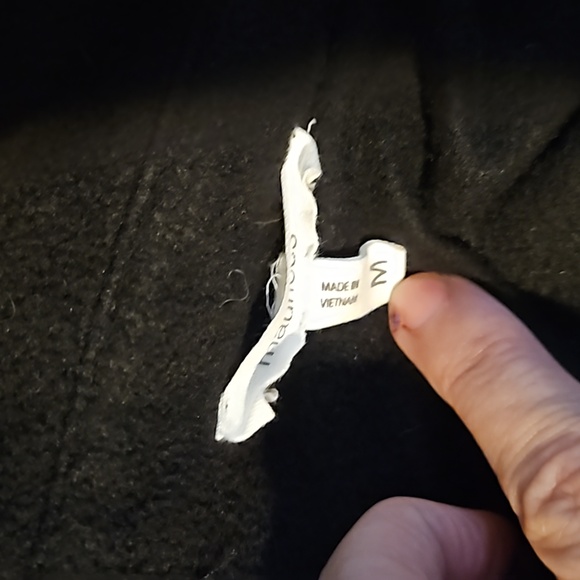 Shacket - Picture 3 of 3